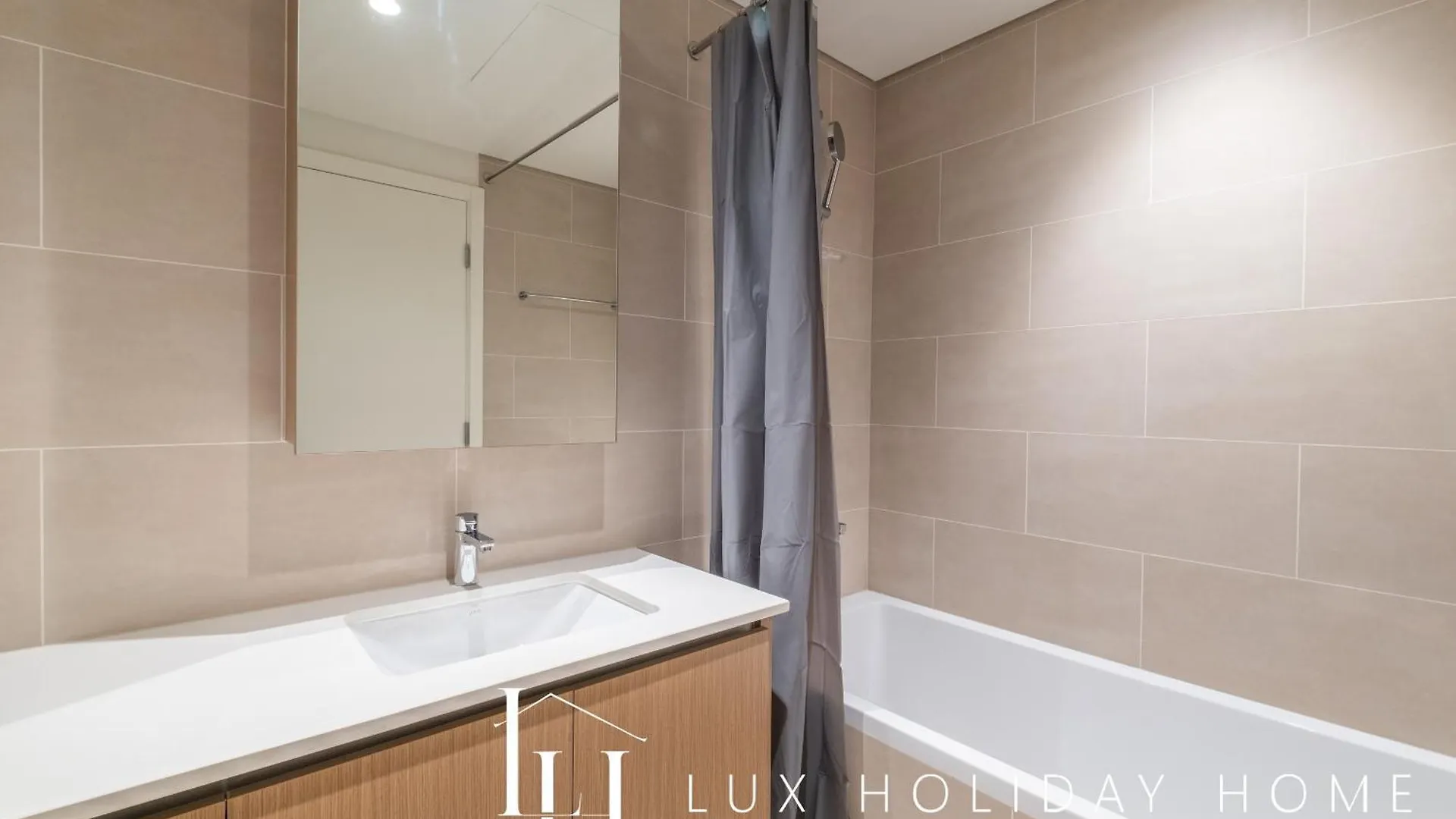 Apartment Lux The Orchid Creek Beach Suite Dubai United Arab Emirates