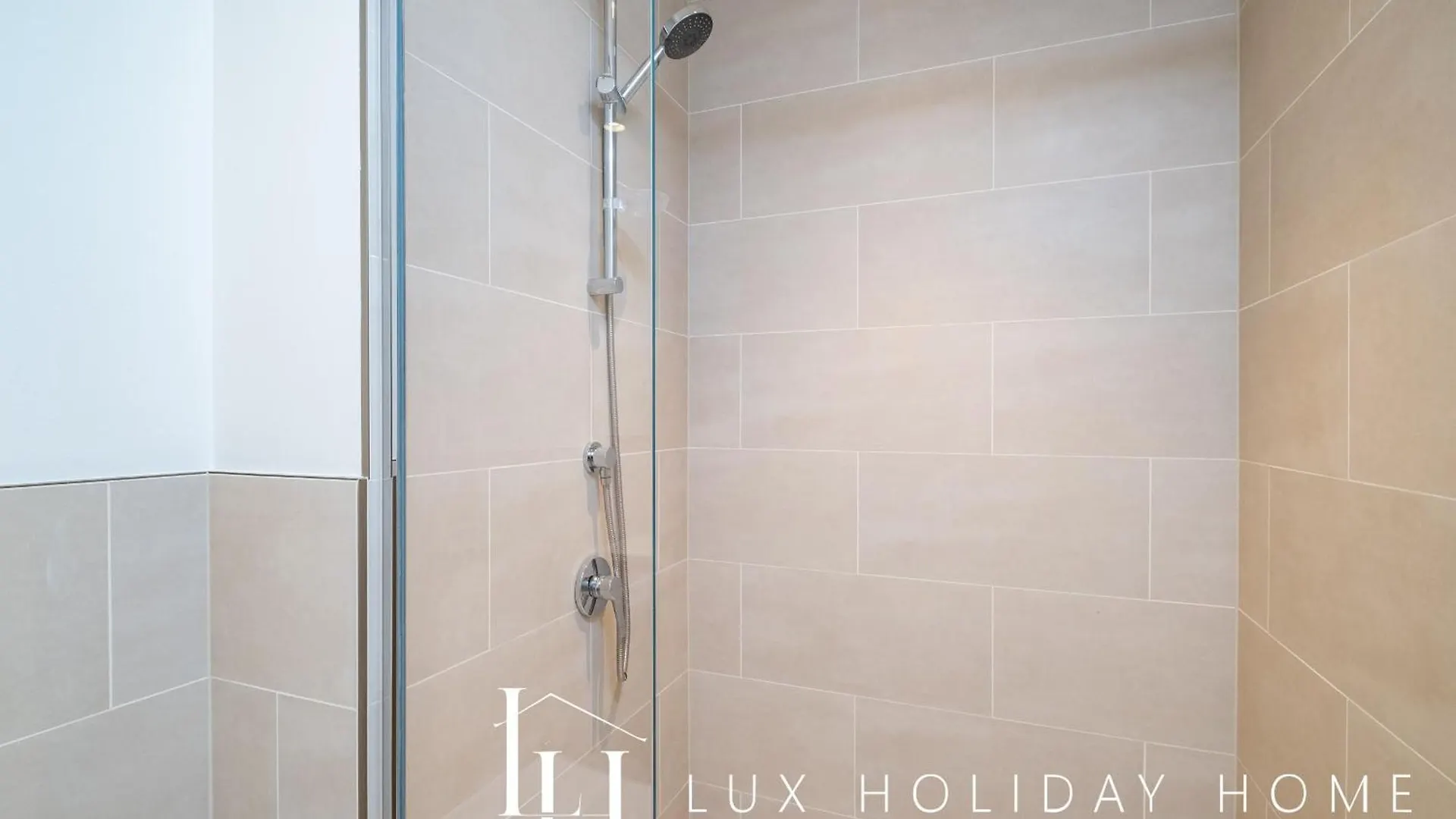 Lux The Orchid Creek Beach Suite Dubai Apartment